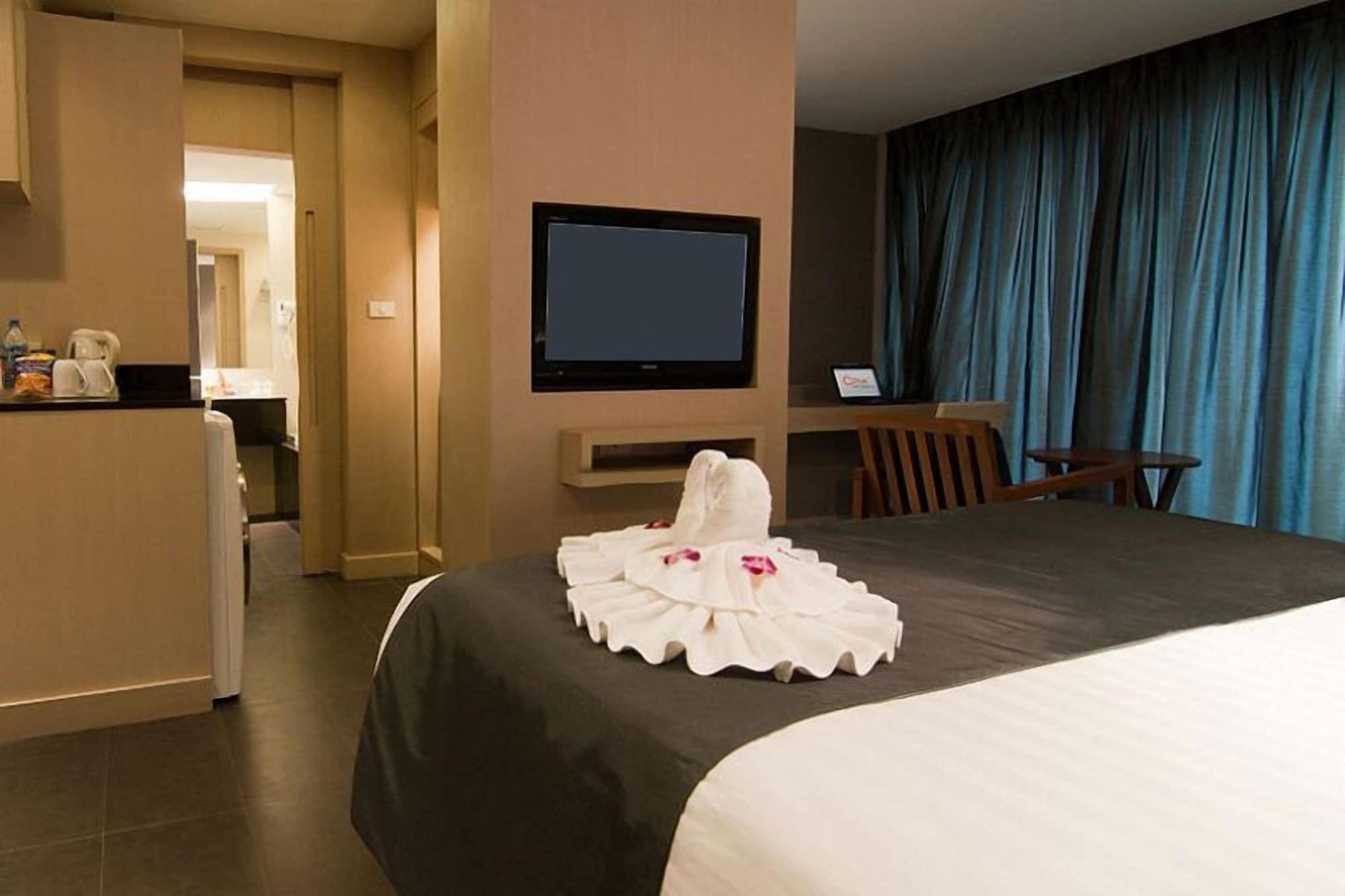 Ashlee Heights Hotel Patong Extérieur photo