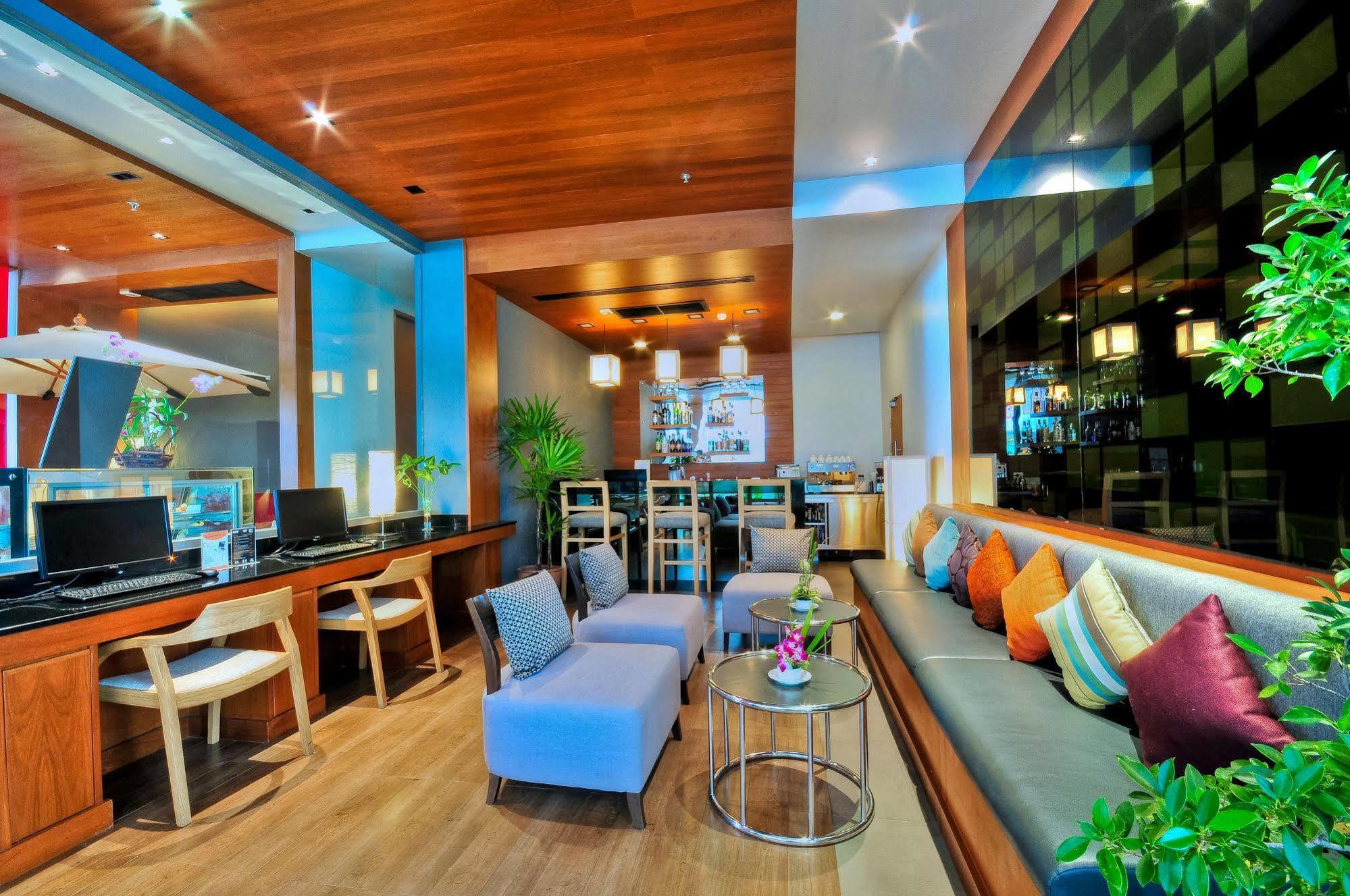 Ashlee Heights Hotel Patong Extérieur photo